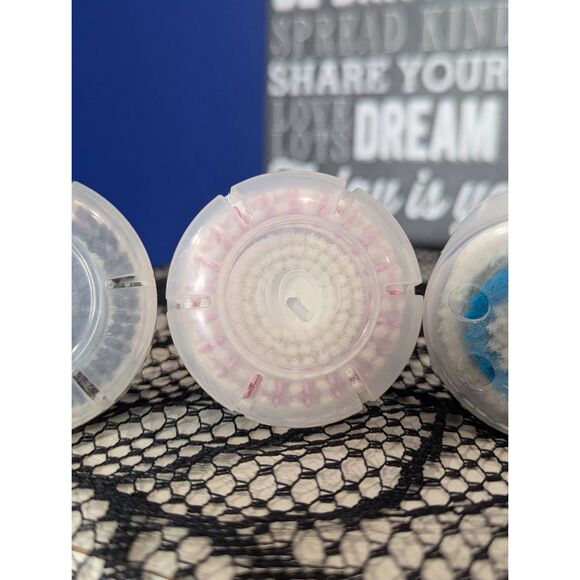Clarisonic Essential Skin Solutions Brush Head 4-pack NEW! RETIRED/DEADSTOCK - Picture 10 of 16